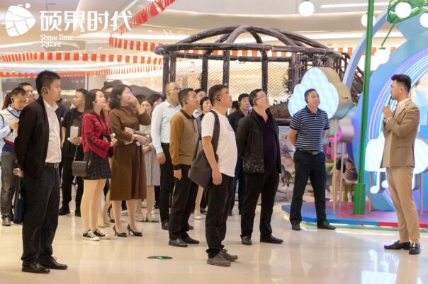 吉安市商务局领导莅临硕果时代购物中心考察