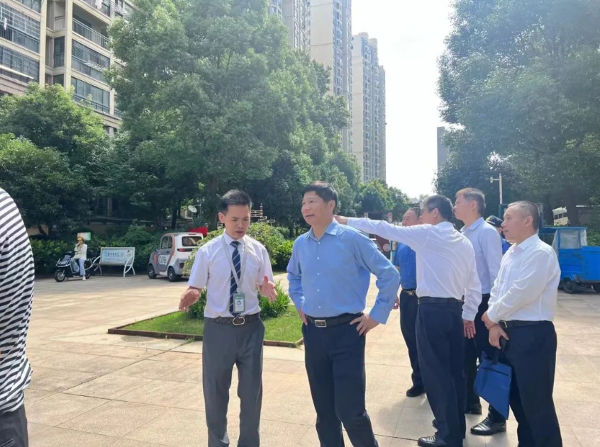 省住建厅领导一行莅临硕德物业项目(未来城)参观指导《城市垃圾分类》工作