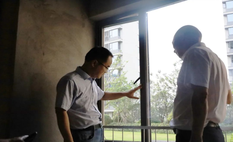 提品质,促发展丨金溪房住建局局长秦晓东携代表莅临硕丰城交付现场参观