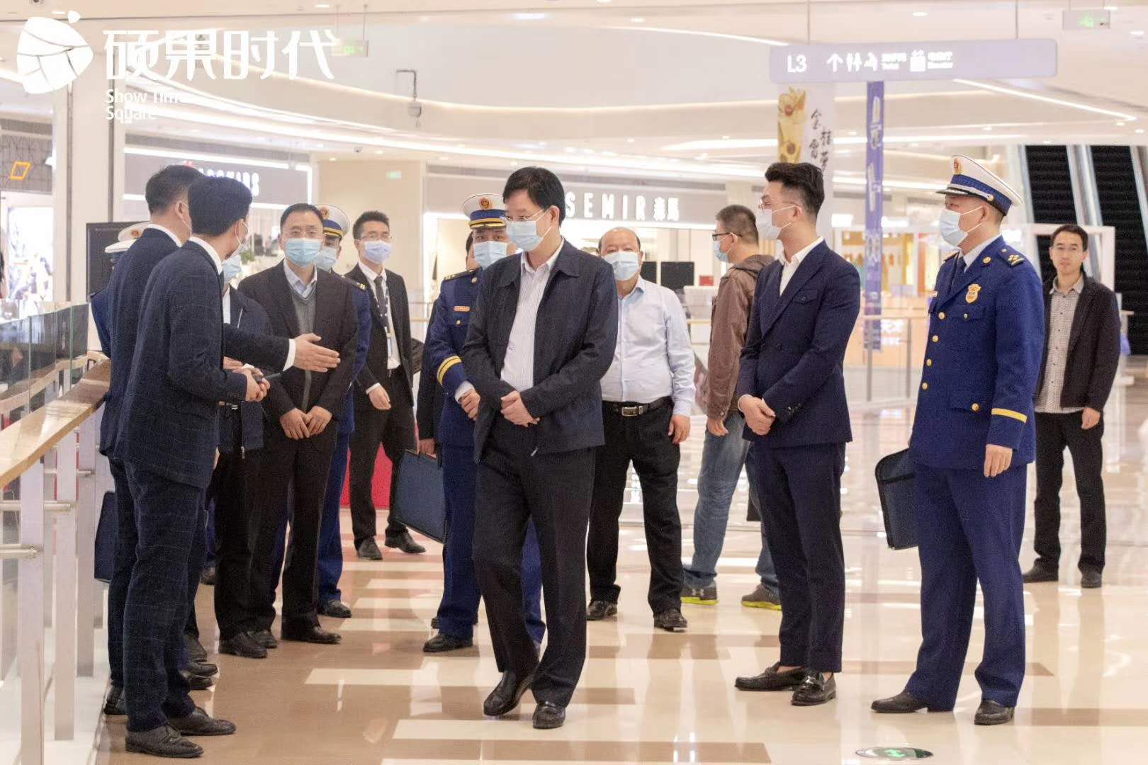 抚州市市委秘书长、副市长谭小平一行莅临硕果时代购物中心