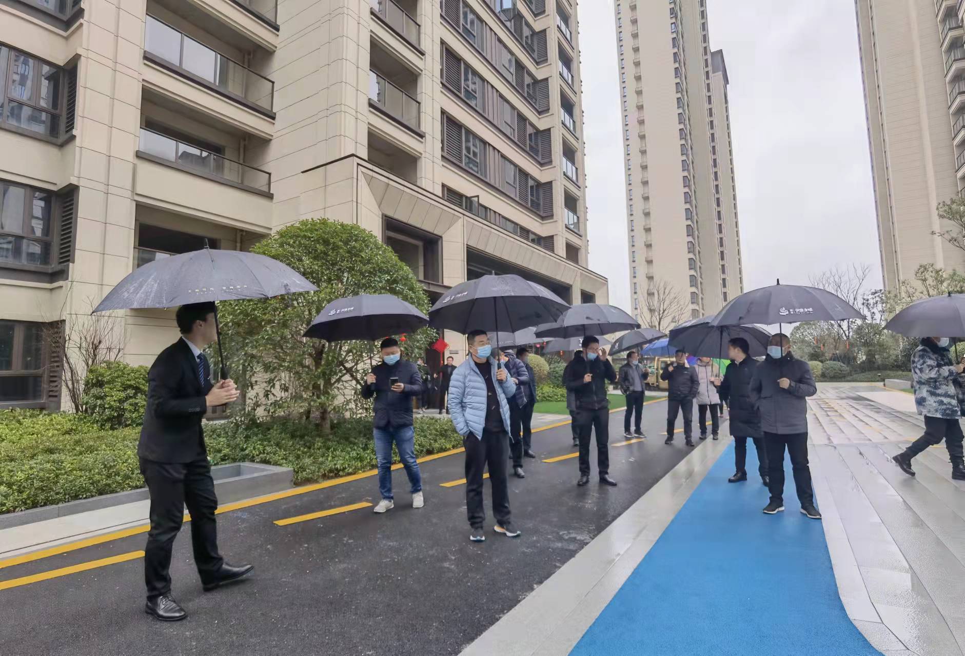 瑞金房开项目代表团参观考察硕丰控股标杆项目